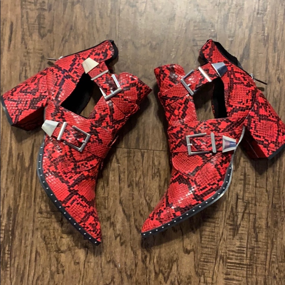 Qupid red and black snake heel boots 9.5